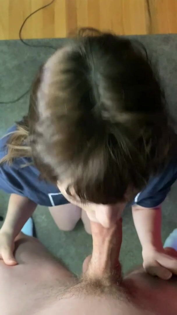 Me getting a nice cumshot on my cute face????