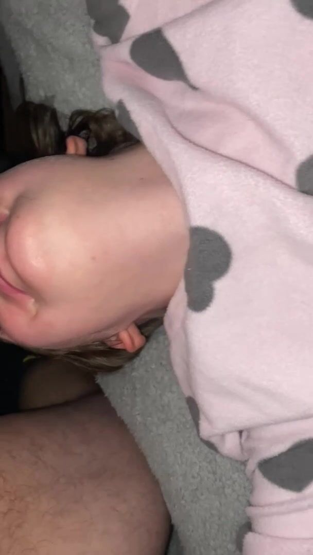 I let my room mate cum all over my face! I hope you enjoy !