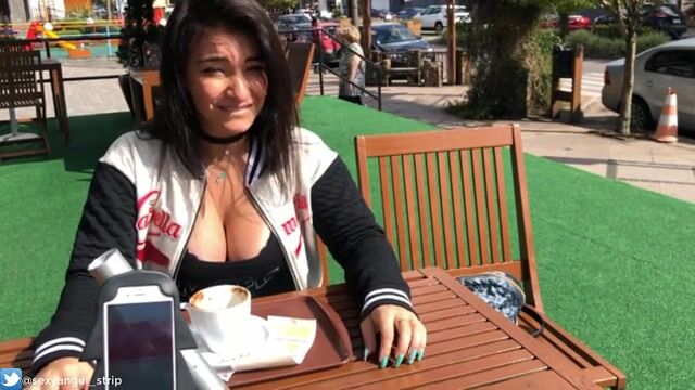 Boyfriend Controls Her Orgasm In Public