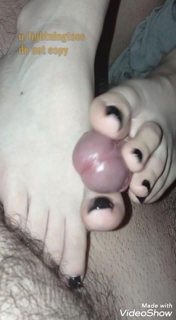 imagine her mom's feet in action