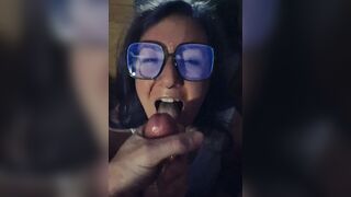 Cumshots: Putting a nice load of cum on her face #3