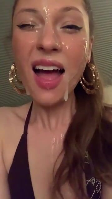 I'm a messy cumslut.. ;)