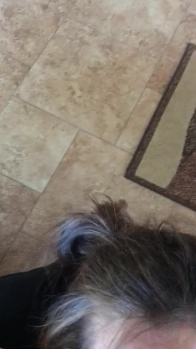 Every Monday should start with cum dripping into your mouth ????