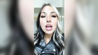 Ready to go out on the town. ????✌????