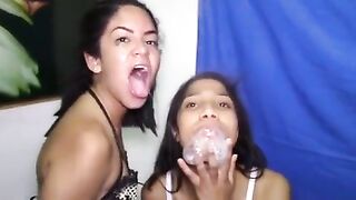 Girls Playing with Cum: Showin is all how it’s done. #3