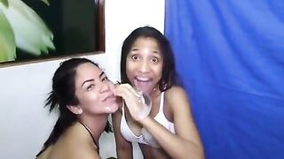 Girls Playing with Cum: Showin is all how it’s done. #4