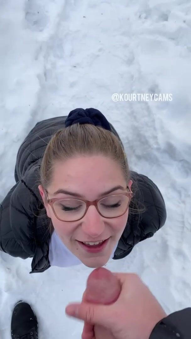 I LOVE getting my face covered in cum, especially in public ????